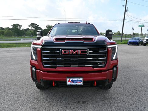 Used 2024 GMC Sierra 2500 AT4 w/ AT4 Premium Plus Package AWD/4WD image 8
