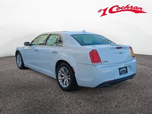 Used 2015 Chrysler 300 C image 5