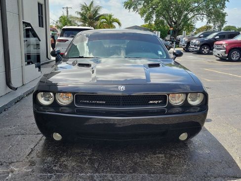 Used 2009 Dodge Challenger SRT8 RWD image 2