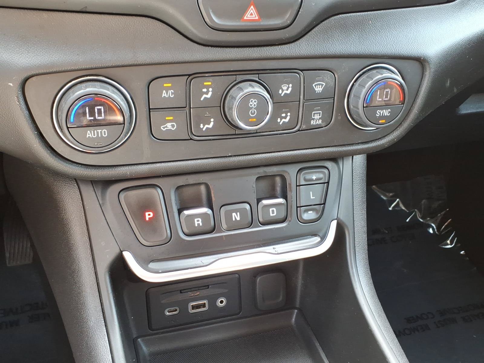 Used 2019 GMC Terrain SLE w/ Driver Convenience Package FWD image 19