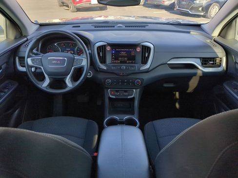 Used 2024 GMC Terrain SLE image 27