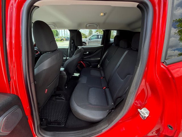 Used 2017 Jeep Renegade Trailhawk w/ Cold Weather Group II AWD/4WD image 18