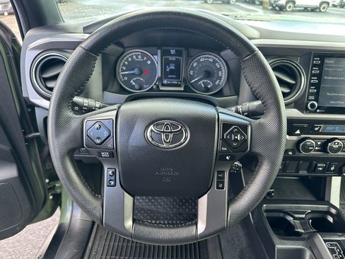 Used 2021 Toyota Tacoma TRD Off-Road w/ TRD Premium Off Road Package image 19