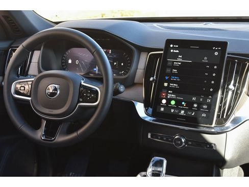 Certified 2026 Volvo XC90 B5 Plus w/ Protection Package Premier image 19