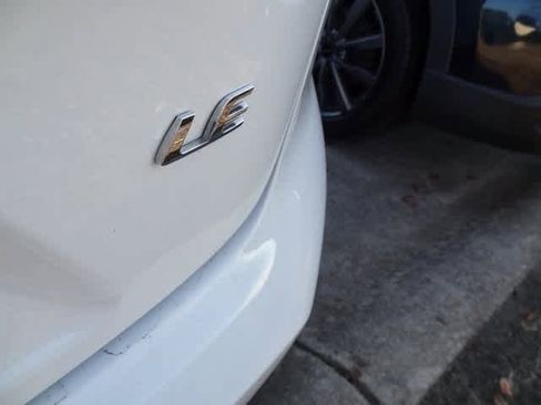 Used 2023 Toyota Corolla LE image 21