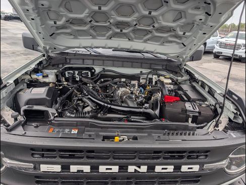 Used 2021 Ford Bronco Black Diamond image 24