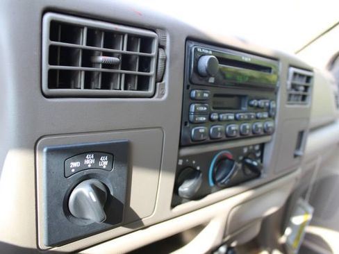 Used 2000 Ford F350 Lariat image 17