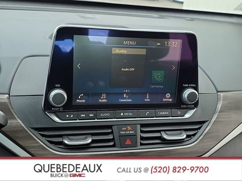 Used 2025 Nissan Altima 2.5 SV FWD image 18