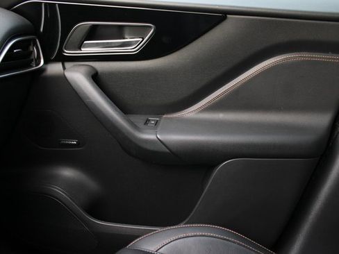 Used 2018 Jaguar F-PACE Prestige image 29