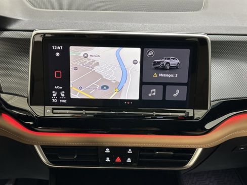 Certified 2024 Volkswagen Atlas Cross Sport SEL R-Line image 32