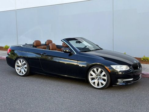 Used 2011 BMW 335i Convertible RWD image 7