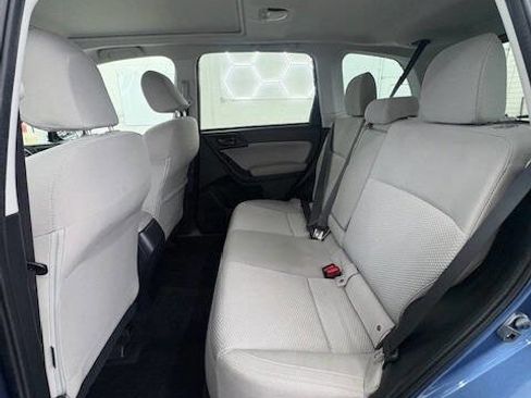 Used 2017 Subaru Forester 2.5i Premium image 9