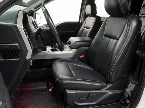 Used 2019 Ford F150 Lariat w/ Trailer Tow Package image 19