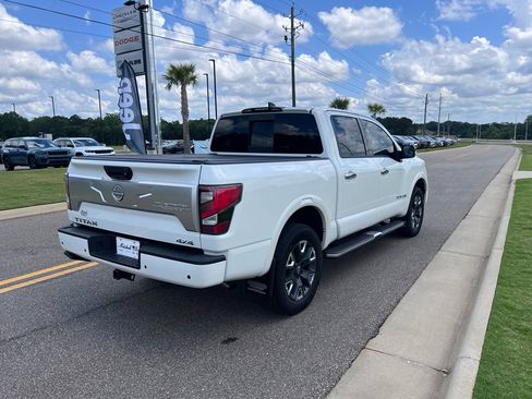 Used 2024 Nissan Titan Platinum Reserve w/ Moonroof Package AWD/4WD image 2