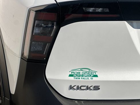 Used 2025 Nissan Kicks SV AWD/4WD image 30