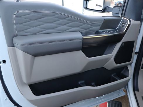 Used 2025 Ford F450 Platinum w/ Platinum Plus Package image 12