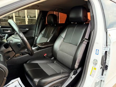Used 2017 Chevrolet Impala LT image 17