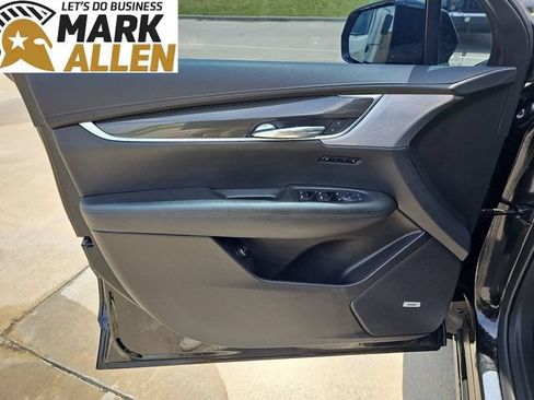 Used 2023 Cadillac XT6 Sport w/ Technology Package AWD/4WD image 22