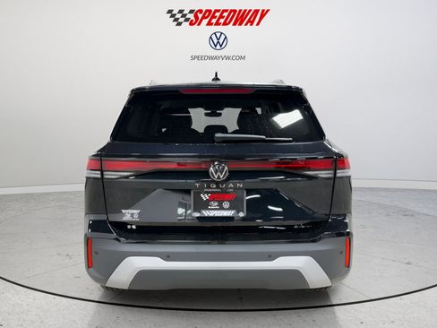New 2026 Volkswagen Tiguan SE image 6