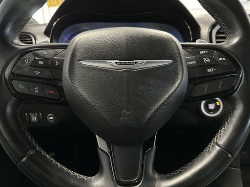 Used 2017 Chrysler 300 S image 15