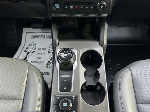 Used 2025 Ford Bronco Sport Badlands image 12