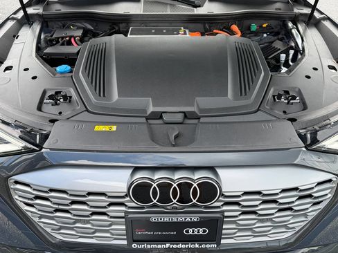 Certified 2024 Audi Q8 e-tron Premium Plus w/ Premium Plus Package AWD/4WD image 39