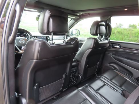 Certified 2020 Jeep Grand Cherokee Overland AWD/4WD image 29