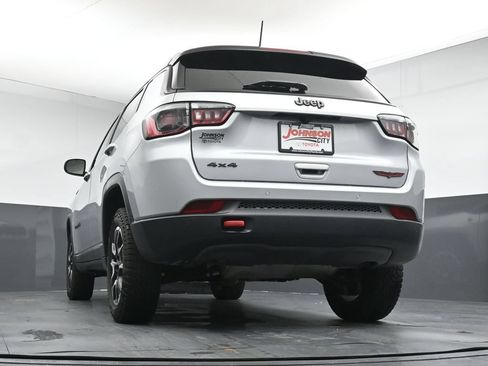 Used 2024 Jeep Compass Trailhawk AWD/4WD image 41