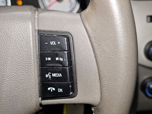 Used 2010 Ford Focus SEL image 41