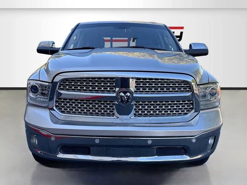Used 2018 RAM 1500 Laramie w/ Convenience Group AWD/4WD image 2