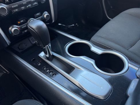 Used 2020 Nissan Pathfinder SV image 23