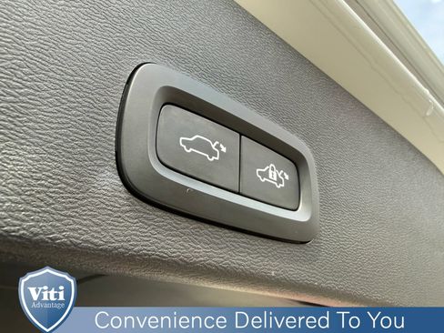 Certified 2024 Volvo XC40 B5 Plus w/ Protection Package Premier AWD/4WD image 25