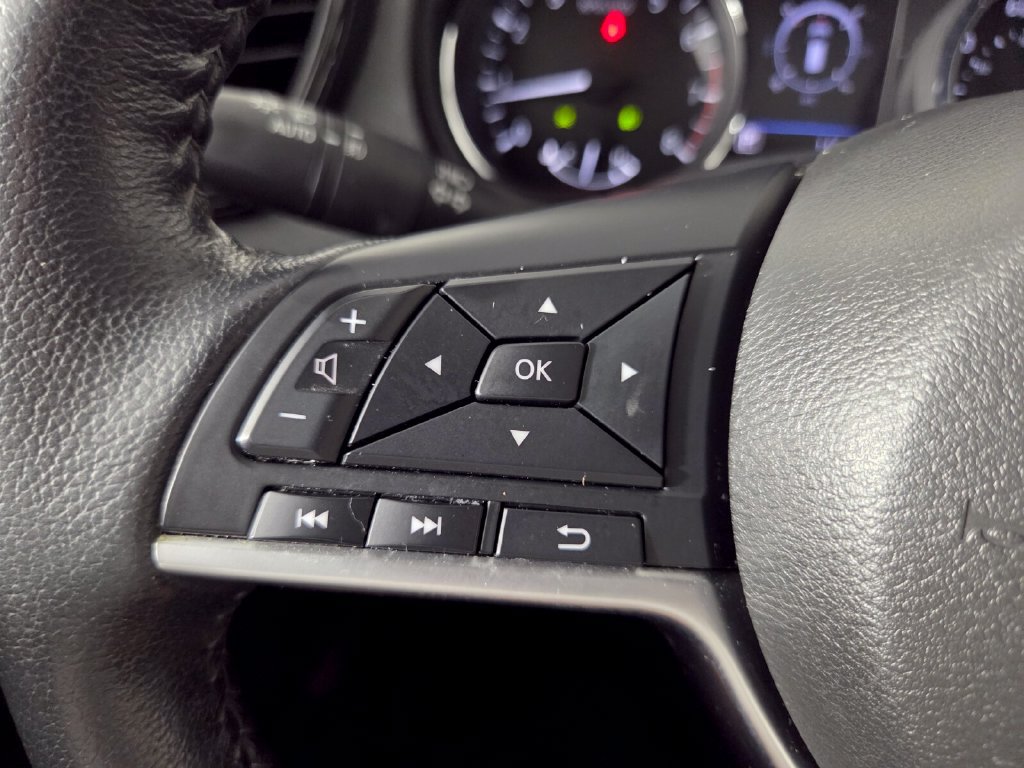 Used 2020 Nissan Rogue SL w/ Premium Package FWD image 17