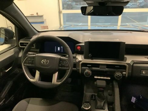Used 2025 Toyota Tacoma TRD Off-Road image 16