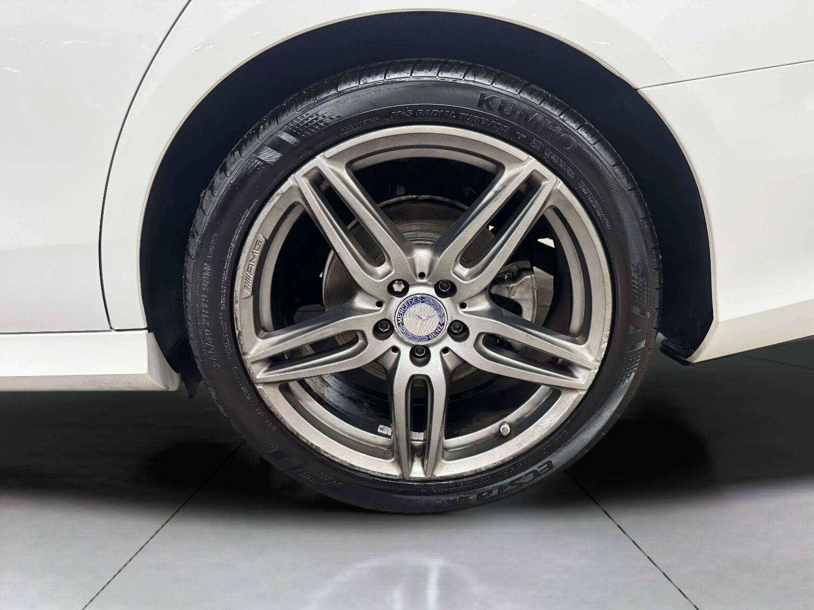 Used 2017 Mercedes-Benz E 300 4MATIC image 32
