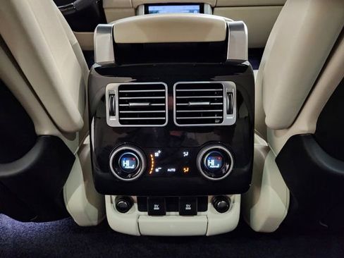 Used 2019 Land Rover Range Rover Supercharged image 30