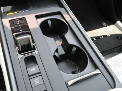 New 2026 Lexus ES 350e FWD image 29