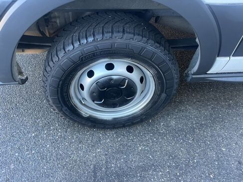 Used 2015 Ford Transit 150 Base image 25