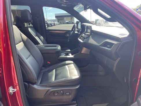 Used 2023 Chevrolet Suburban RST w/ Luxury Package AWD/4WD image 37