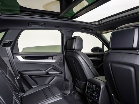 New 2026 Porsche Cayenne S AWD/4WD image 16