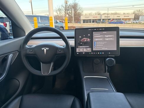 Used 2021 Tesla Model Y Long Range image 33