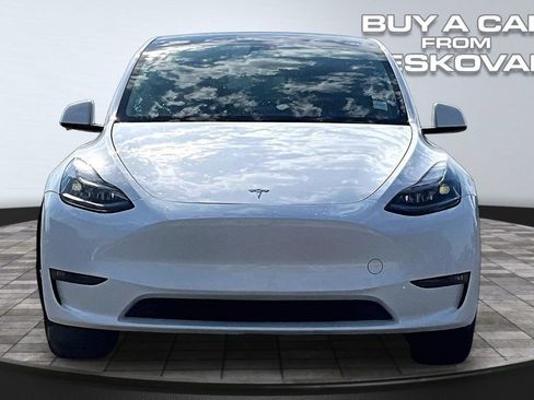 Used 2023 Tesla Model Y Long Range AWD/4WD image 2