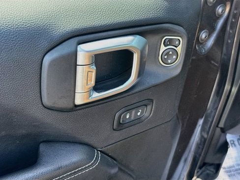 Used 2022 Jeep Wrangler Unlimited Sahara w/ Cold Weather Group AWD/4WD image 19