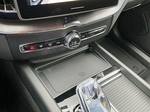New 2026 Volvo XC60 T8 Ultra w/ Climate Package AWD/4WD image 18