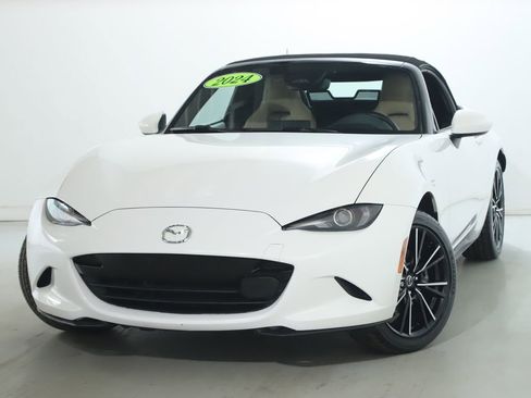 Used 2024 MAZDA MX-5 Miata Grand Touring image 3