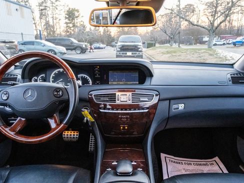 Used 2010 Mercedes-Benz CL 550 4MATIC w/ Sport Pkg image 20