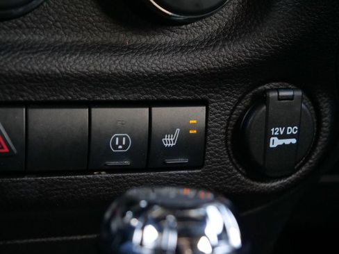 Used 2016 Jeep Wrangler Unlimited Rubicon w/ Connectivity Group image 25