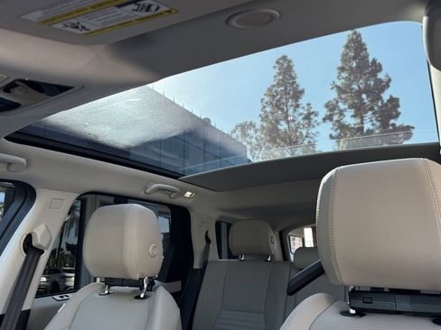 Used 2023 Land Rover Discovery Sport S image 17