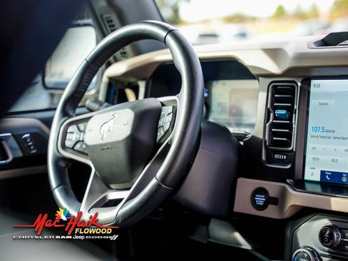 Used 2023 Ford Bronco Wildtrak image 16