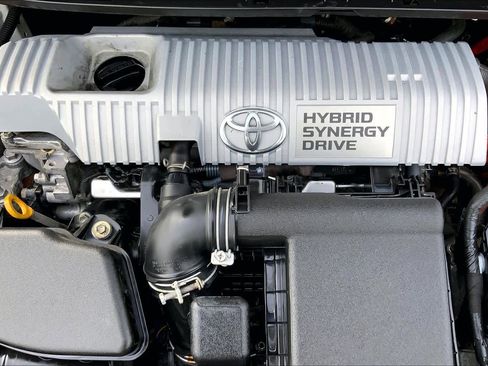 Used 2013 Toyota Prius V Five image 32